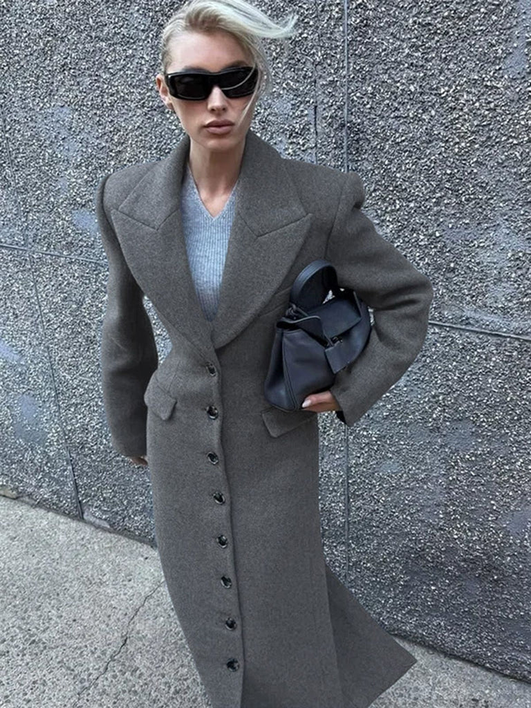 Manteau longue gris à boutons col revers unis des années 1930