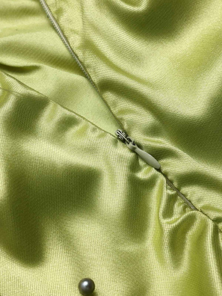 Robe à épaules dénudées et bretelles en maille et satin chartreuse des années 1950