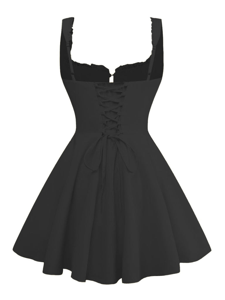 Robe patineuse dentelle à lacets et bretelles années 1960