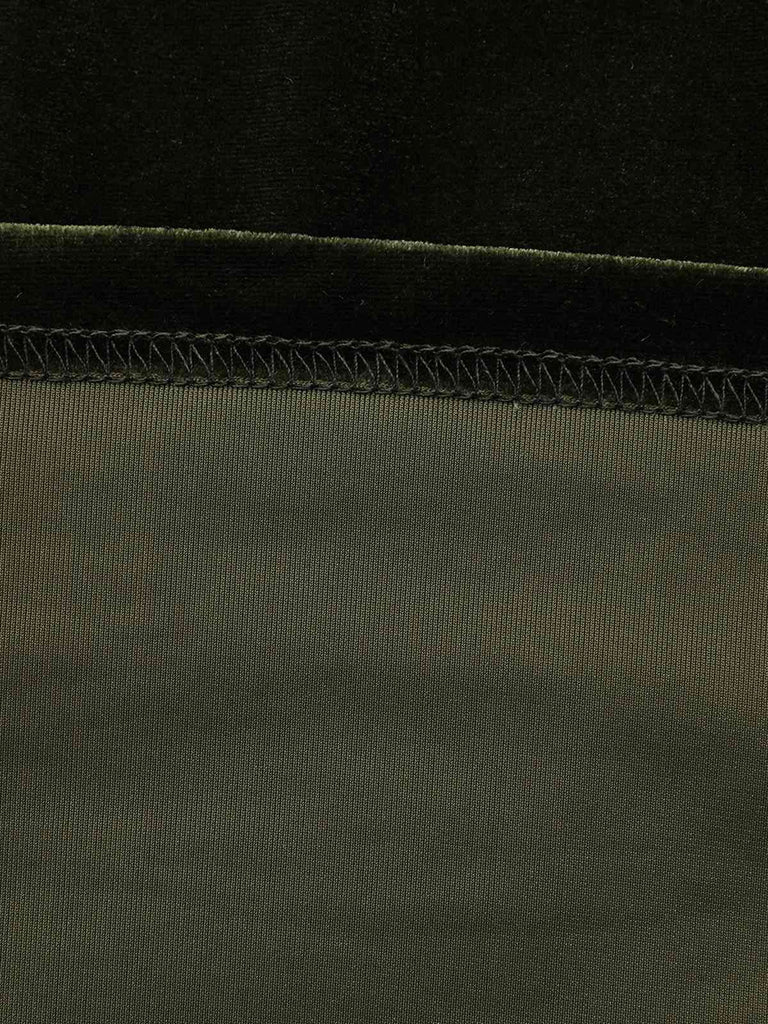 Robe verte en velours manches bouffantes col en V profond et froncées des années 1940