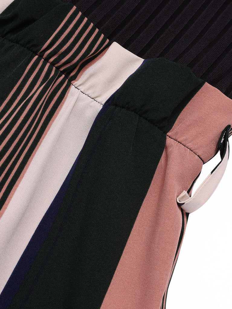 Combinaison en tricot à rayures verte des années 1950 avec ceinture