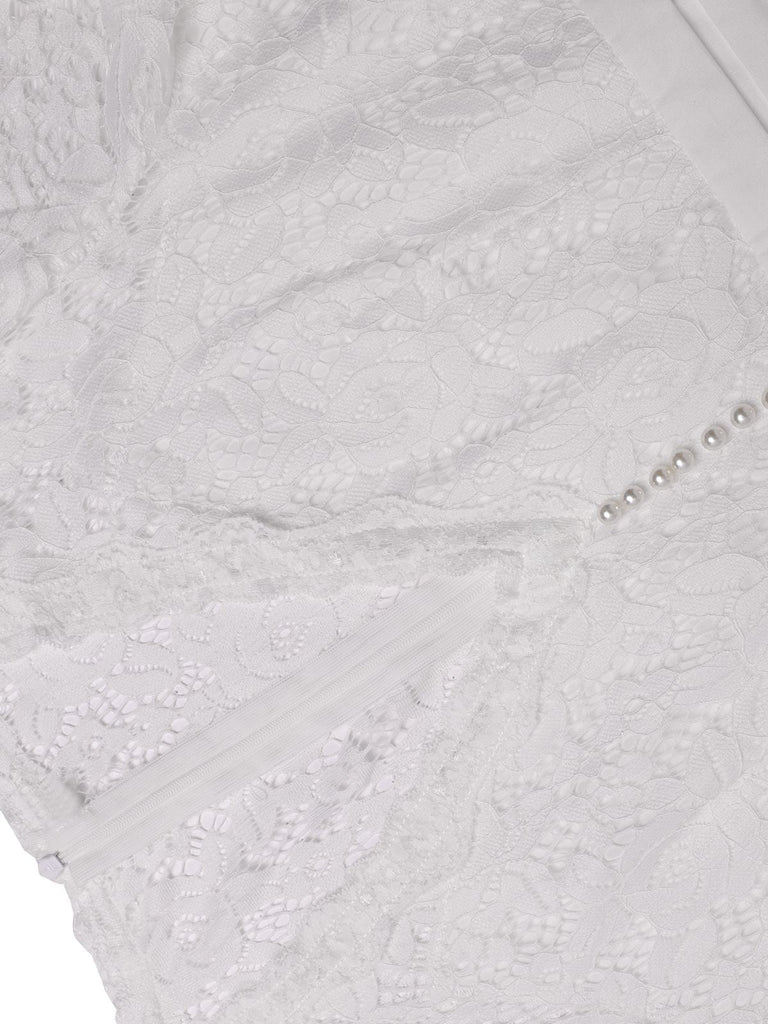 Robe blanche en patchwork de dentelle col V années 1940