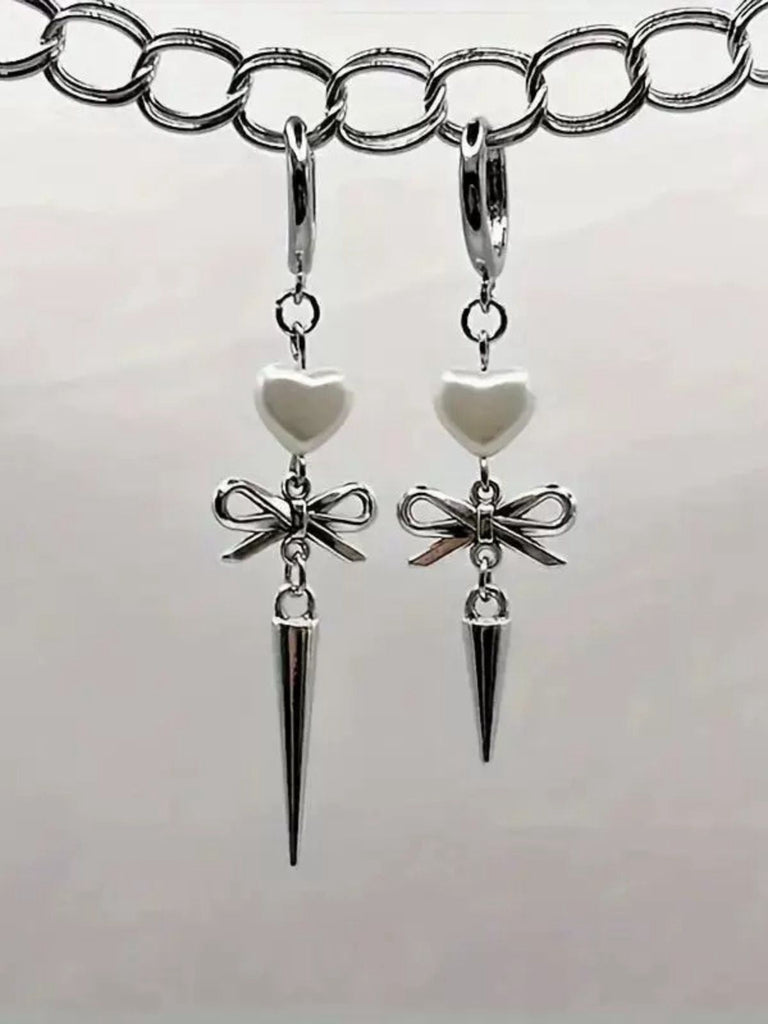 Boucles d'oreilles pendantes gothiques asymétriques en forme de cœur en argent