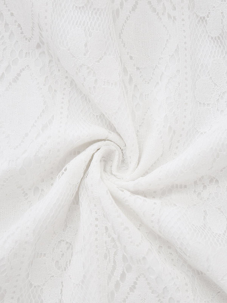 Robe longue bohème blanche en dentelle à col en V années 1970