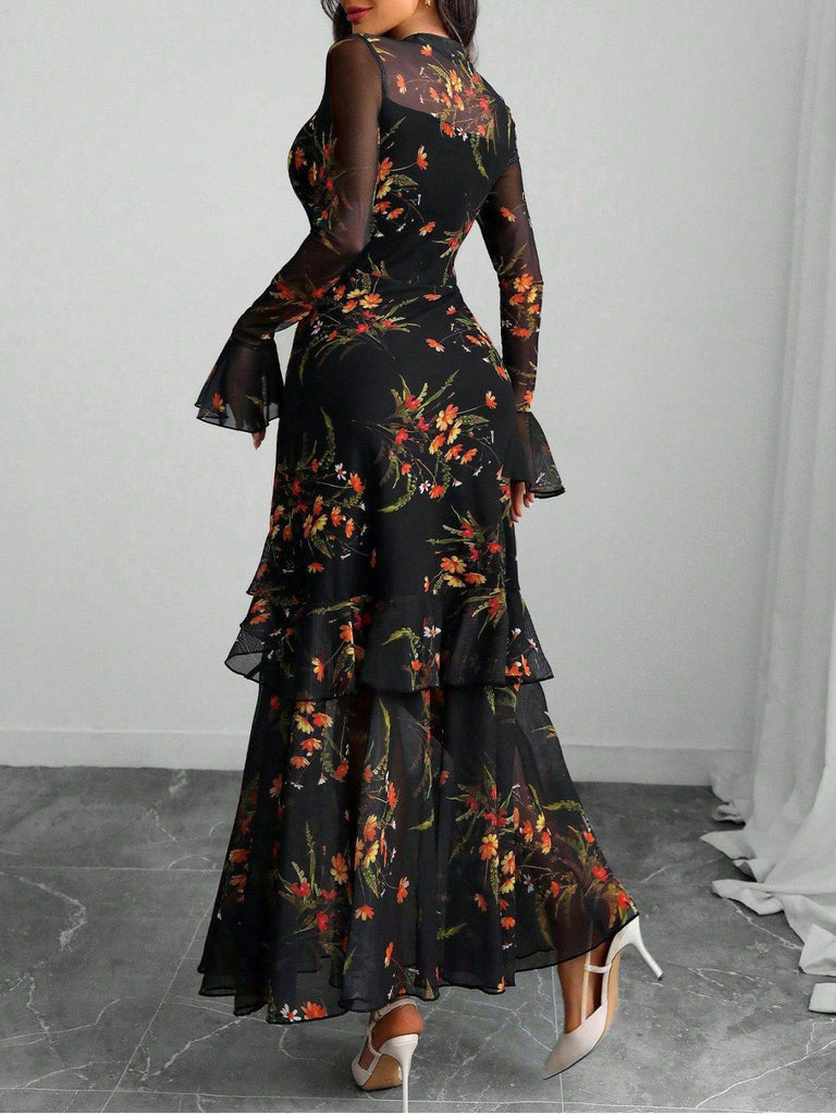 Robe longue noire fleurie à volants en maille années 1930