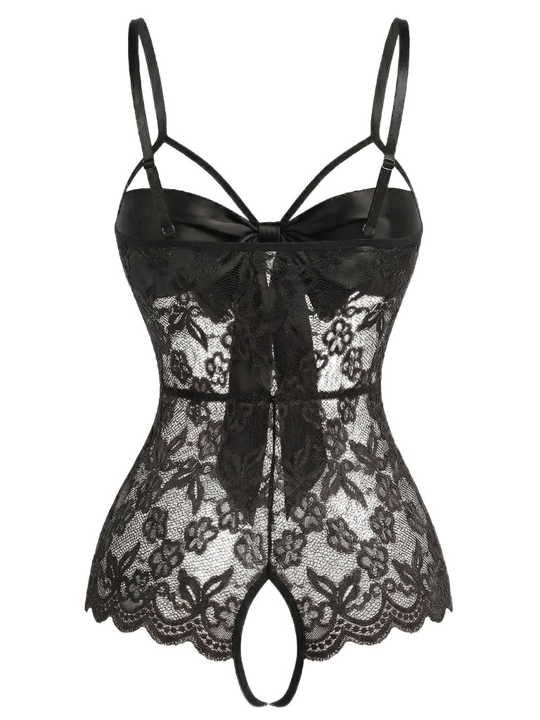 Lingerie en dentelle et satin avec nœud et bretelles réglables années 1970