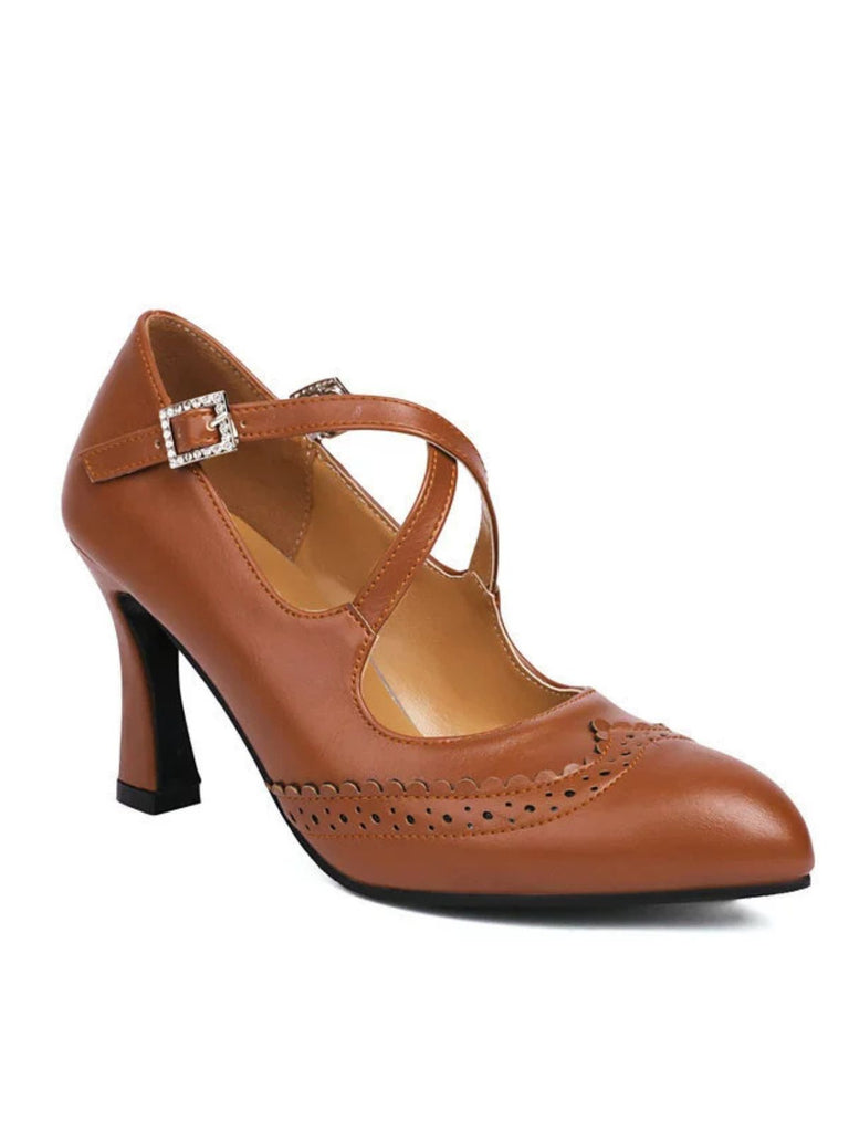 Chaussures talons hauts vintage brides croisées et détails brogues