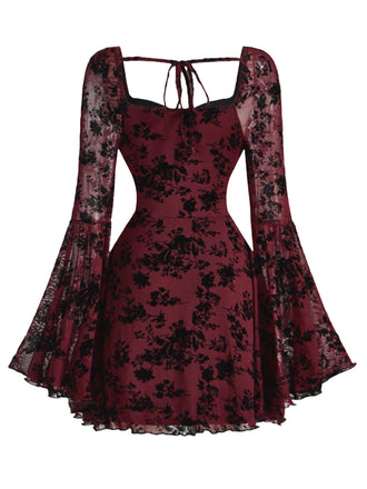 Robe vin rouge en dentelle florale manches évasées des années 1950