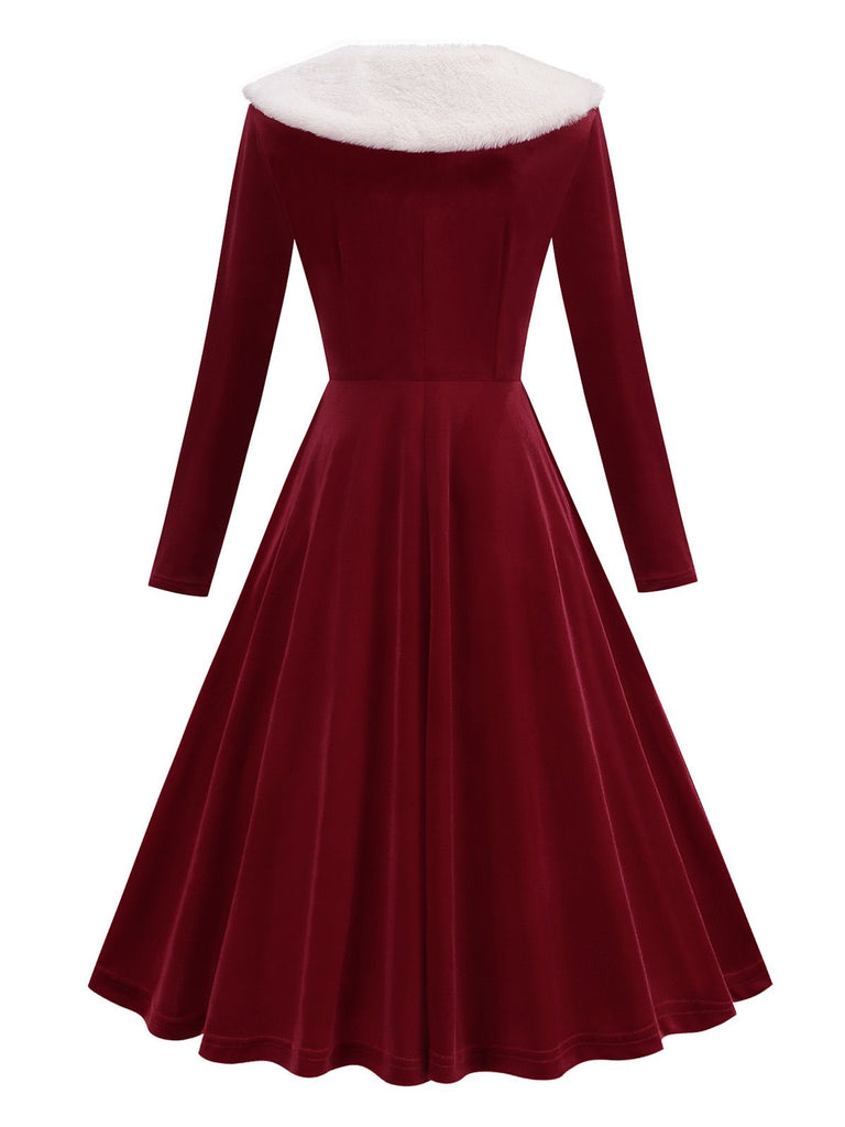 Robe rouge en velours col en fourrure et perles style Père Noël des années 1950