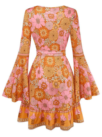 Robe fleurie orange hippie manches cloche des années 1960