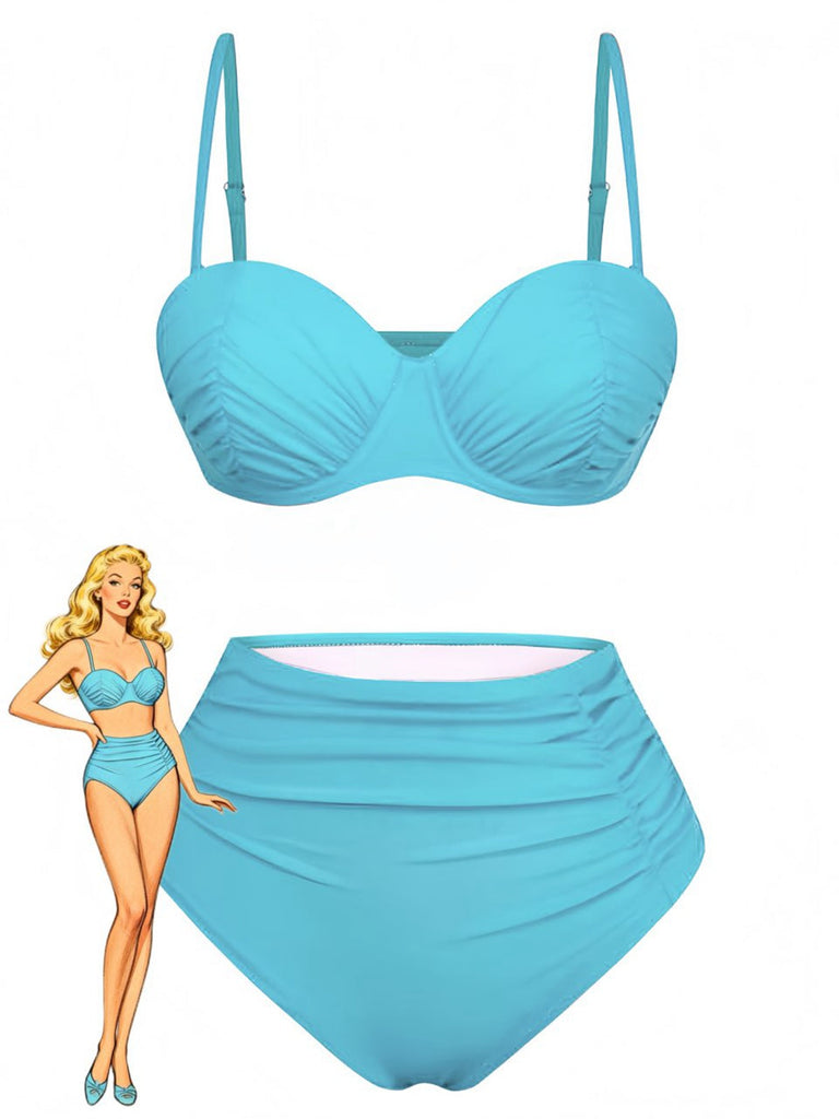 Ensemble bikini bleu avec une illustration de style vintage d'une femme sur fond blanc