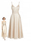 Maxi-robe satin couleur champagne col V et taille froncée années 1930