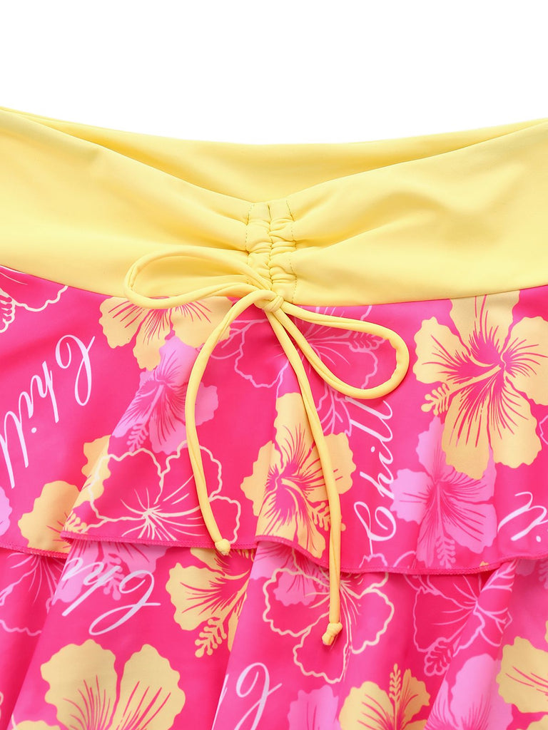 Ensemble bikini rose à imprimé floral à nouer sur le devant et à volants années 1960