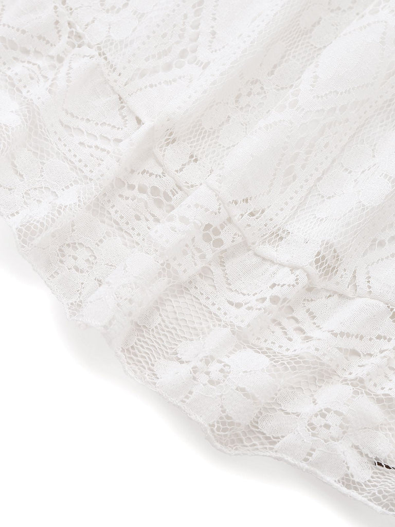 Robe longue bohème blanche en dentelle à col en V années 1970