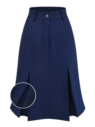 Photo de face en studio d'une jupe évasée bleu marine mettant en évidence la fermeture à bouton et à glissière.