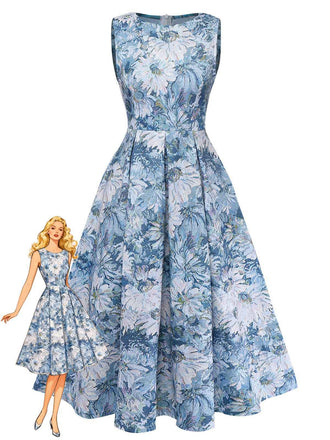 Robe bleue à fleurs portée par une poupée Barbie sur fond blanc