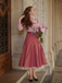 Robe rose poudré en coton à volants col en forme de goutte contrastée années 40
