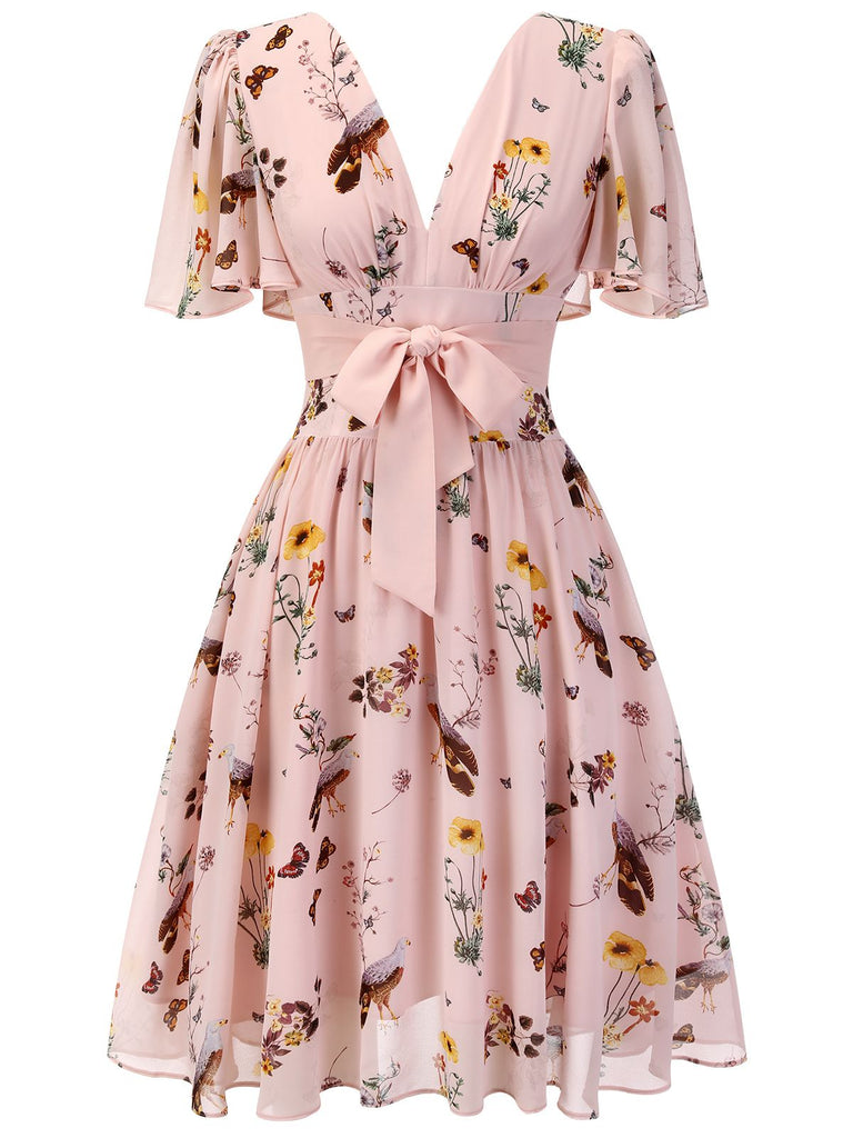 Robe rose à col en V et nœud papillon à fleurs et oiseaux