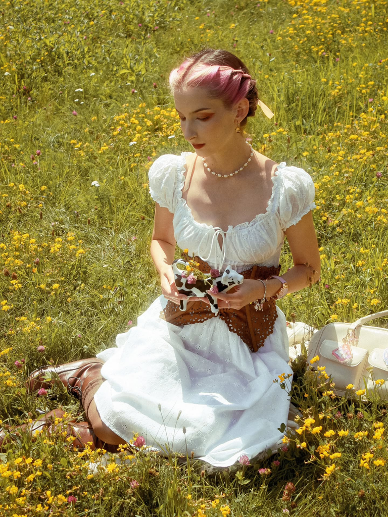 Robe blanche en coton dentelle années 1940