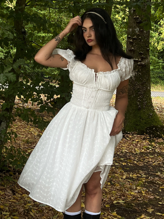 Robe blanche en coton dentelle années 1940