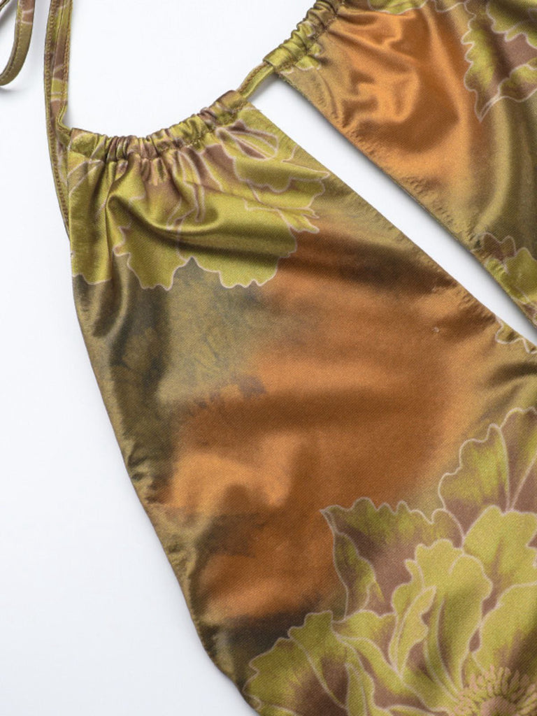 Robe en satin dos nu à fleurs verte des années 1960