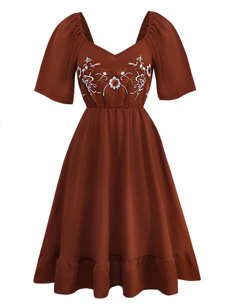 Robe marron broderies fleur à volant sannées 1950