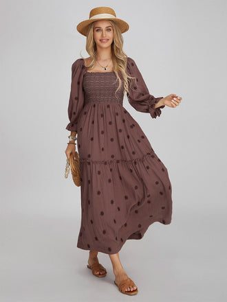 Robe manches lanterne brodées de fleurs des années 1940