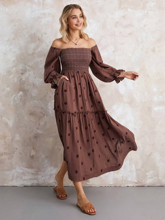 Robe manches lanterne brodées de fleurs des années 1940