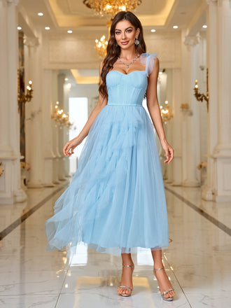 Robe à une épaule bleueà lacets et maille années 1950