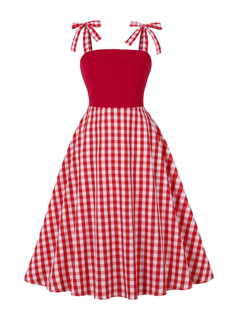 Robe rouge à carreaux à nouer sur les épaules années 1950
