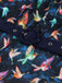 Robe col licou motif oiseaux ceinturée multicolore des années 1950