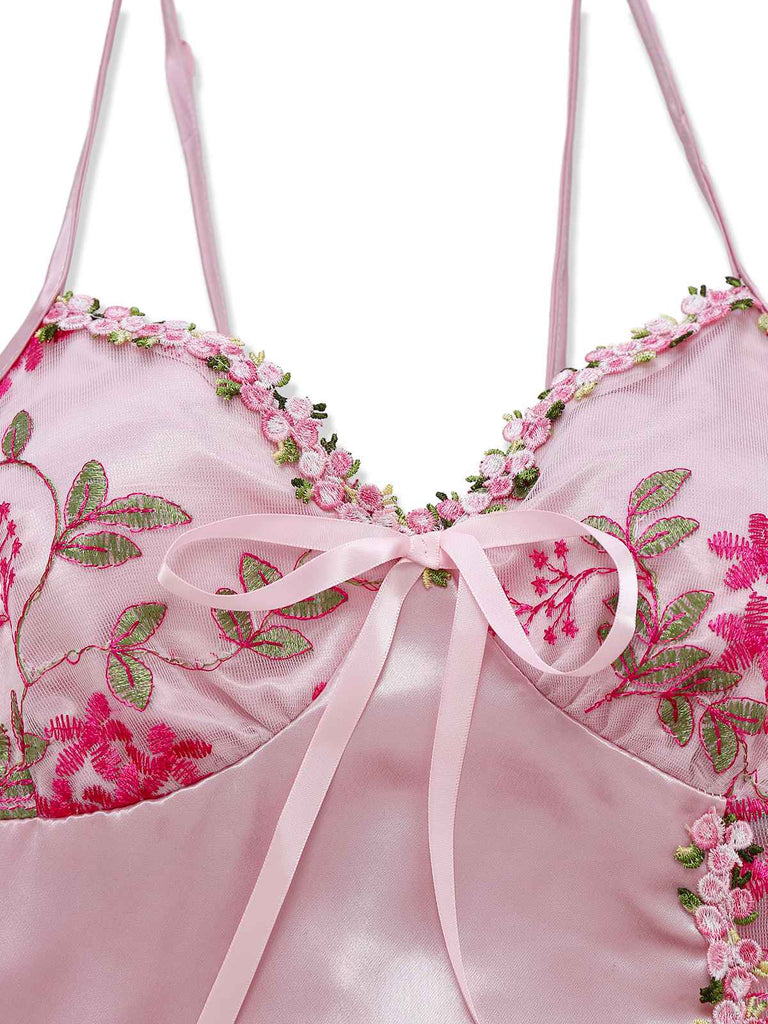 [Pré-vente] Robe nuisette rose en satin brodé à fleurs des années 1950