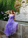 Robe fendue en tulle brodé de fleurs années 1970