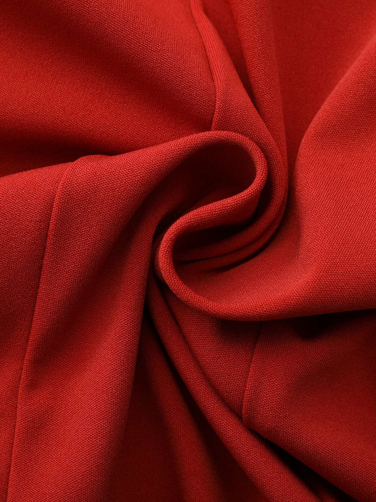 Manteau rouge à boutons en diagonale col montant des années 1940