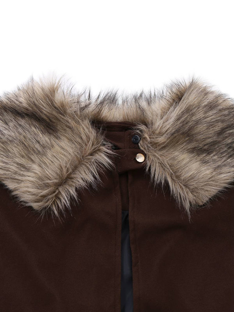 Manteau cape à revers en fausse fourrure des années 1960