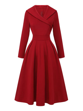 Robe trapèze taille haute et revers unis années 1950