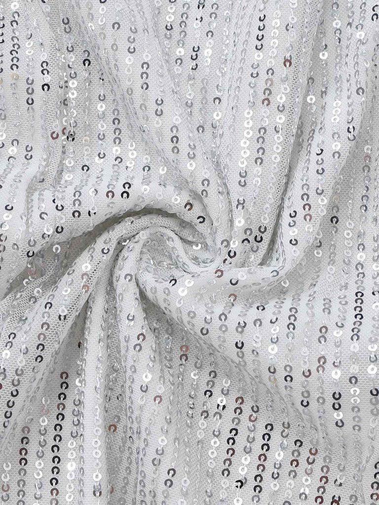 Robe argentée à paillettes asymétrique une épaule et fendue sur le côté années 1920