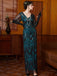 Robe longue bleu-vert à sequins et perles col en V années 1920