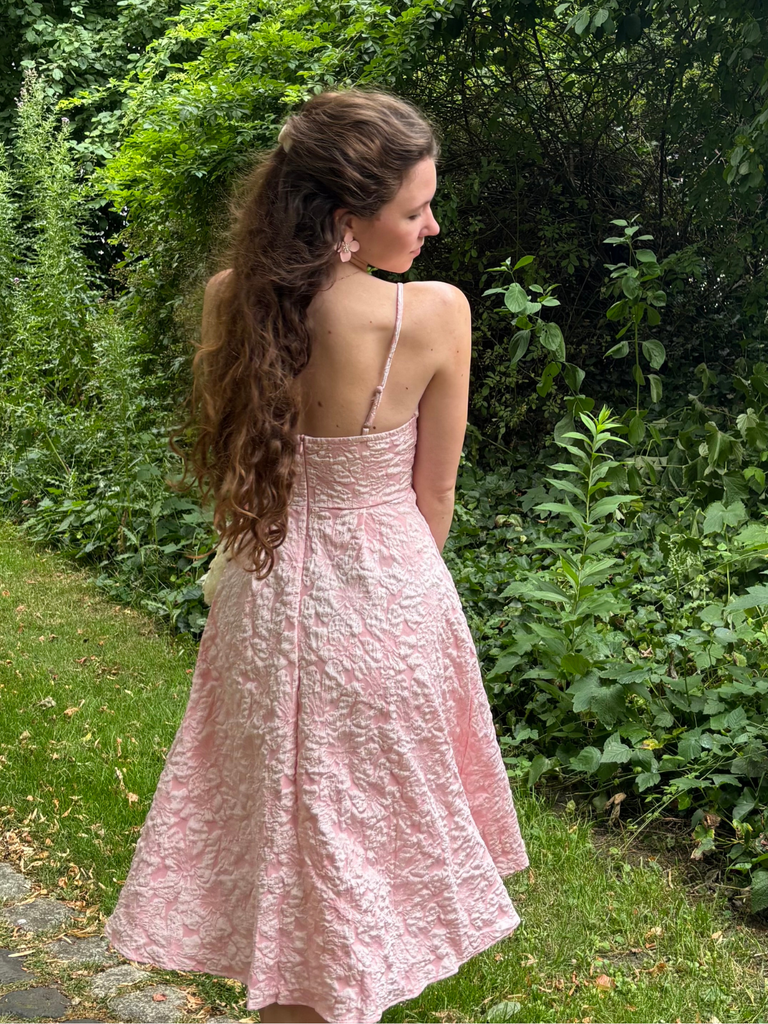Robe midi bleu fines bretelles floral années 1950