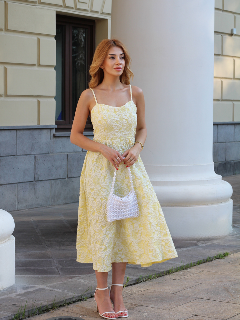 Robe midi bleu fines bretelles floral années 1950