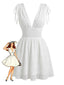 Robe Blanche Sans Manches Décolletée Froncée Années 1950