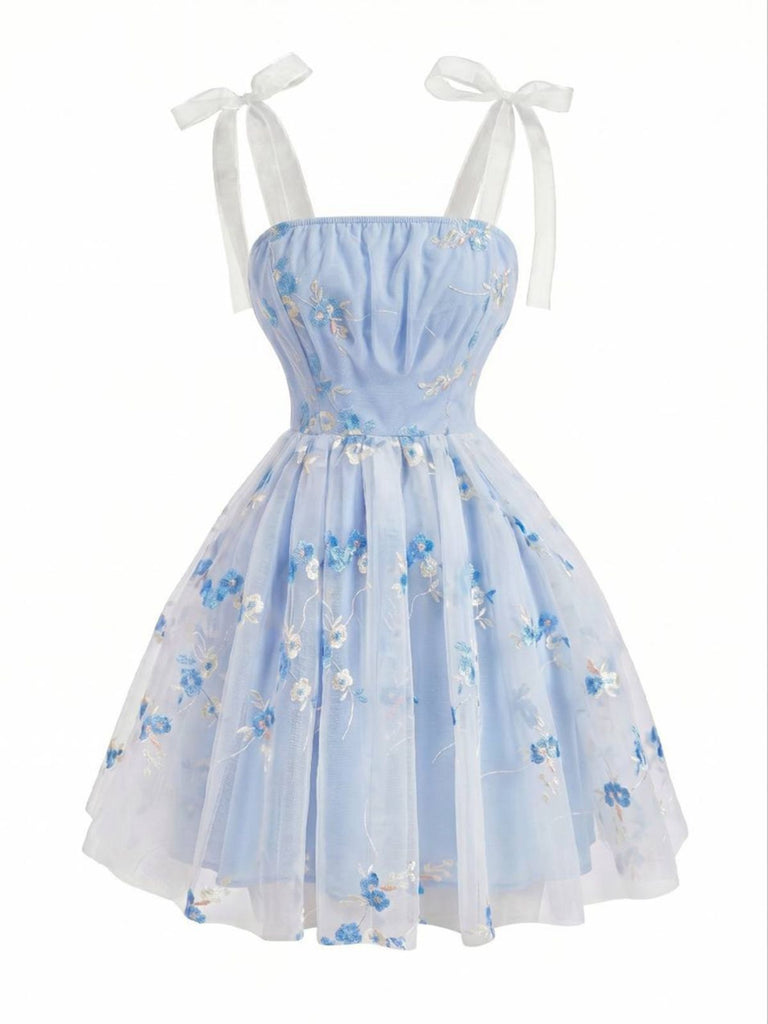 Robe Courte Bretelles Tulle Brodé Fleurs Bleu Ciel Années 1950