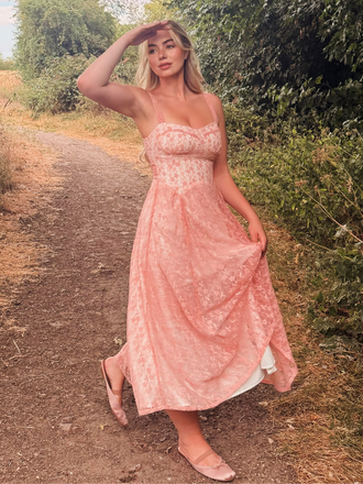 Robe Bretelles Spaghetti Col Cœur Dentelle Rose Années 1940