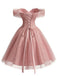 Robe de bal rose motif floral épaules dénudées et tulle pailleté années 1950