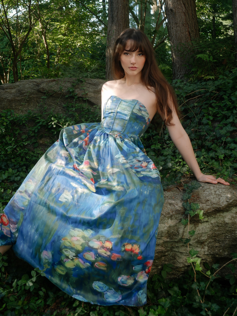 Robe bustier bleue motif nénuphars et décolleté cœur années 50