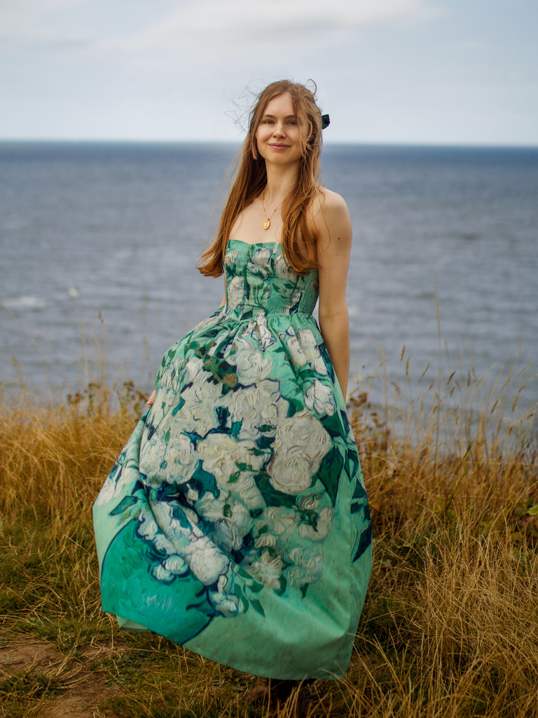 Robe bustier bleue motif nénuphars et décolleté cœur années 50