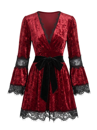 Robe Rouge en Dentelle Col V Gothique Années 1970