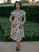 Robe chemisier cintrée motifs chats et pois années 1950