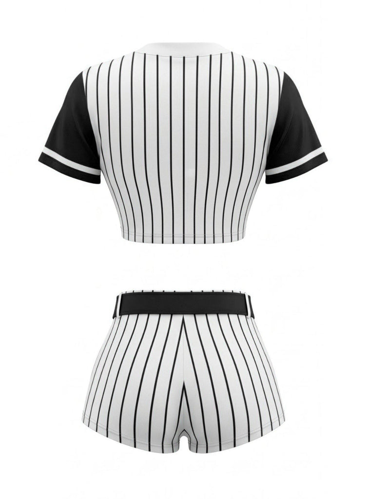 Ensemble costume de joueur de baseball à fines rayures avec chapeau et chaussettes années 1970