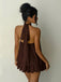 Robe dos nu à col montant et ourlet boule Années 1960